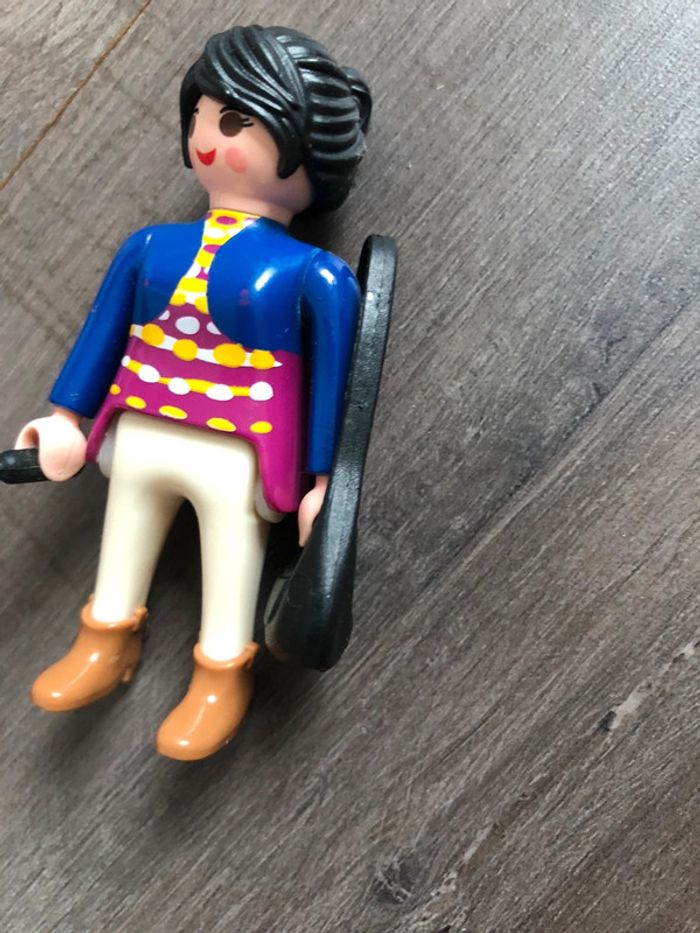 Dame playmobil promène son chien - photo numéro 3