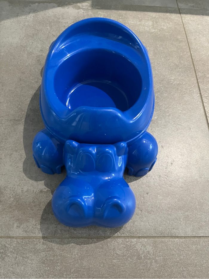 Pot hippopotame bleu