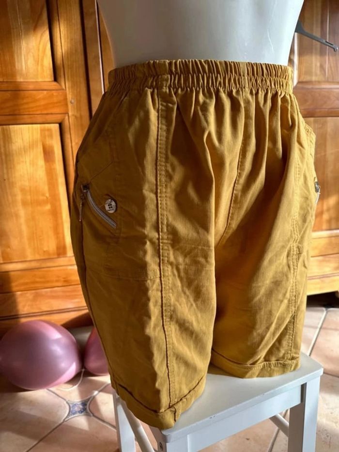 Short femme T 3 - photo numéro 2