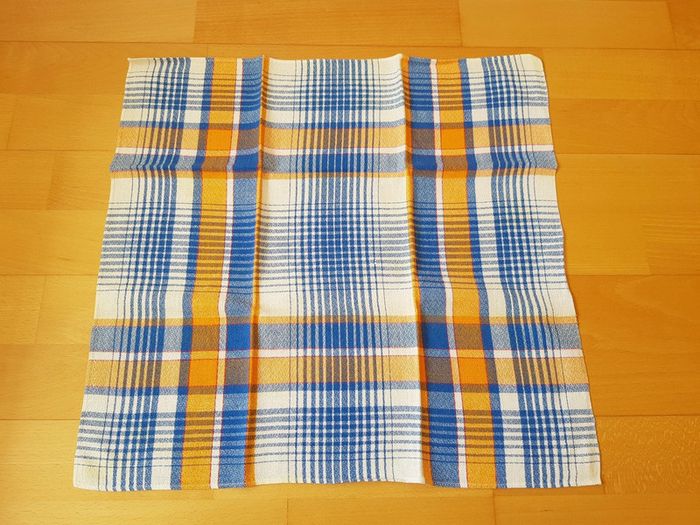 Lot de une nappe et 6 serviettes vintage - photo numéro 2