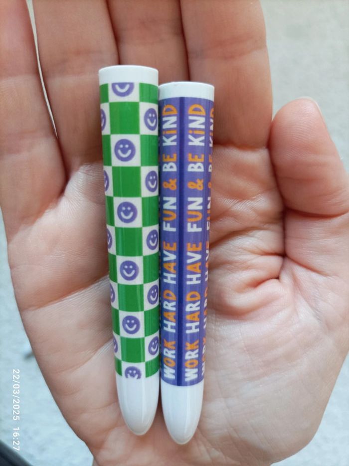 2 stylos Bic 4 couleurs - photo numéro 3