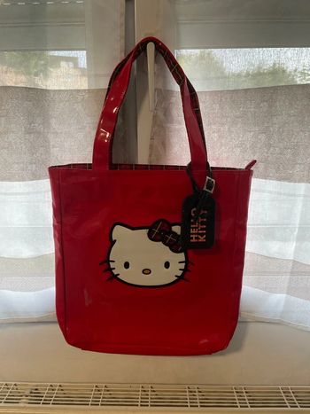 Sac Hello Kitty rouge vernis