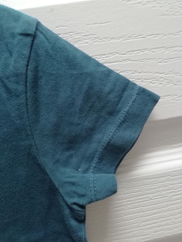 Vends t-shirt garçon été bleu vert avec texte sur le devant. - photo numéro 4