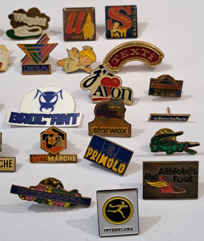 Lot de 27 pin's thème marque et magasin - photo numéro 3
