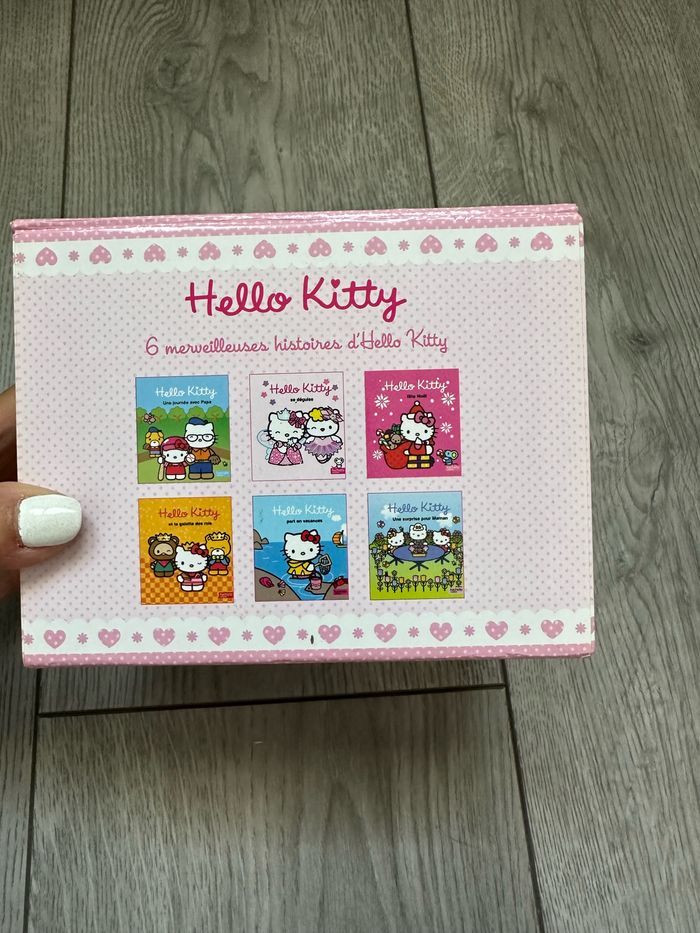 Coffret avec lot de 6 livres Hello Kitty - photo numéro 3