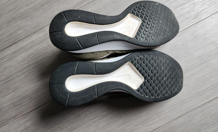 Nike Dualtone Racer Vert Kaki Taille 40 – Chaussures Running – Légères, Confortables, Look Moderne