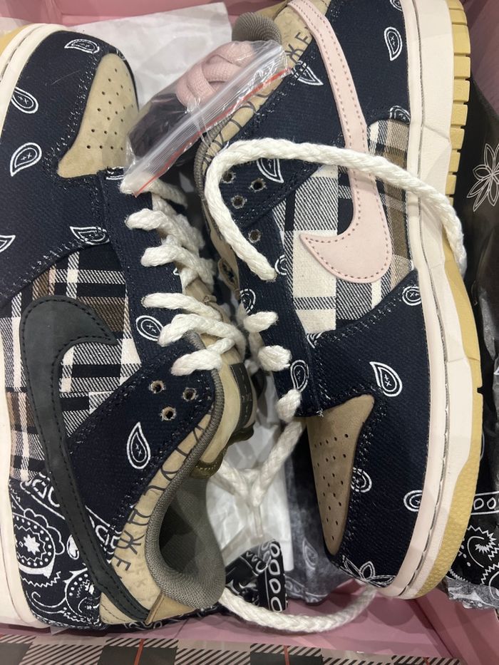 Nike dunk Travis x Scott