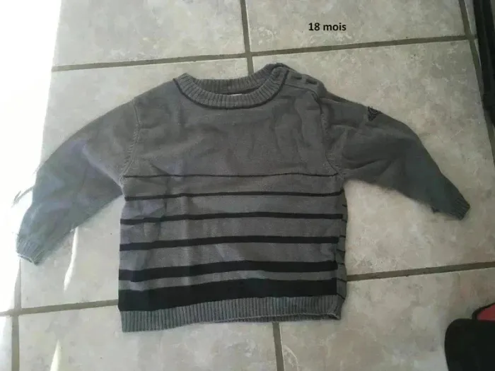 👕 Pull mi-saison garçon 18 mois parfait état - photo numéro 2