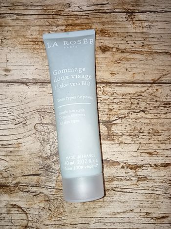 La Rosée gommage doux visage à l'aloé Vera Bio