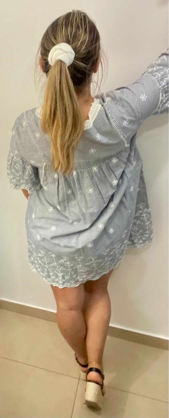 Petite Robe Courte ZARA Rayée Avec Broderie Taille M - photo numéro 8