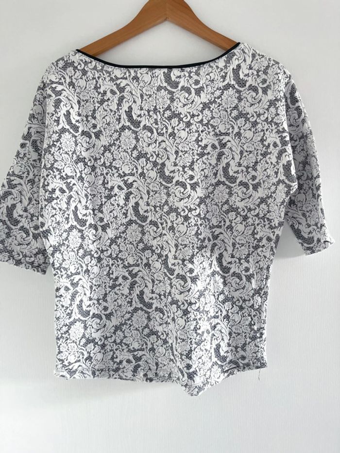 Blouse Promod à fleurs et broderie blanche et grise - photo numéro 3