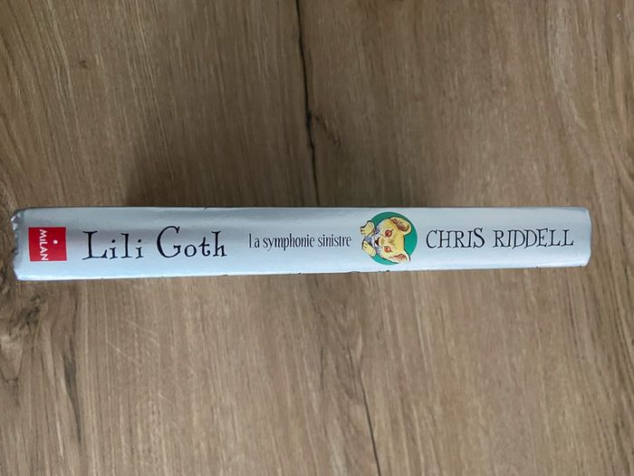 Livre lili Gothique la symphonie sinistre tome 4 - photo numéro 2