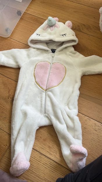 Pyjamas / combinaison  hivers chaud licorne
