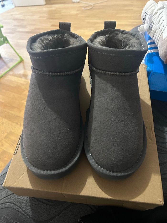 Ugg Classic mini t39 - photo numéro 2