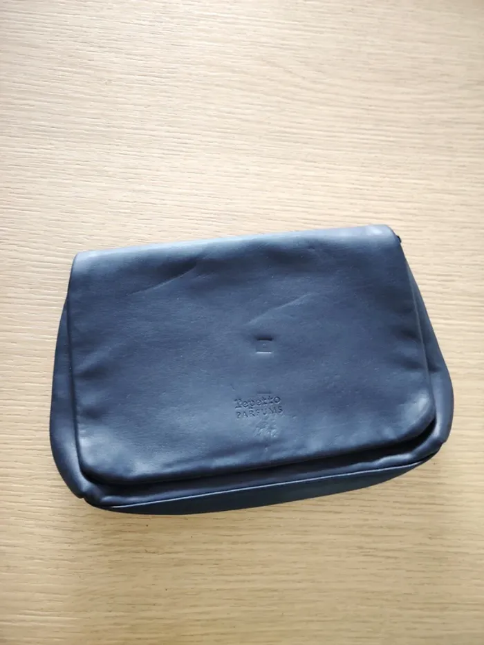 pochette bleu repetto