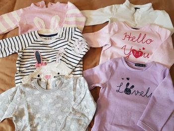 Lot vêtements fille 24 mois hiver/été (96 pièces)