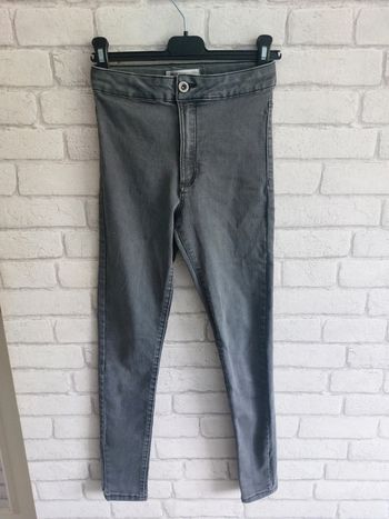 Jeans Zara taille 11 / 12 ans (152 cm)