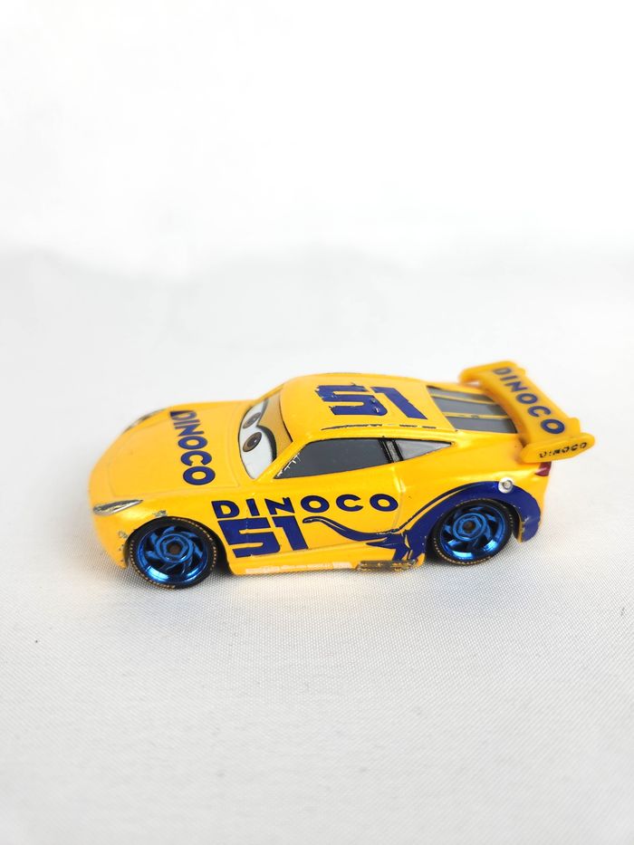 Voiture figurine Cruz Ramirez Disney Pixar Cars - photo numéro 4