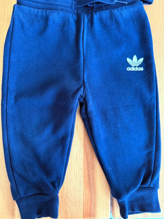 Ensemble jogging Adidas 9 mois - photo numéro 4