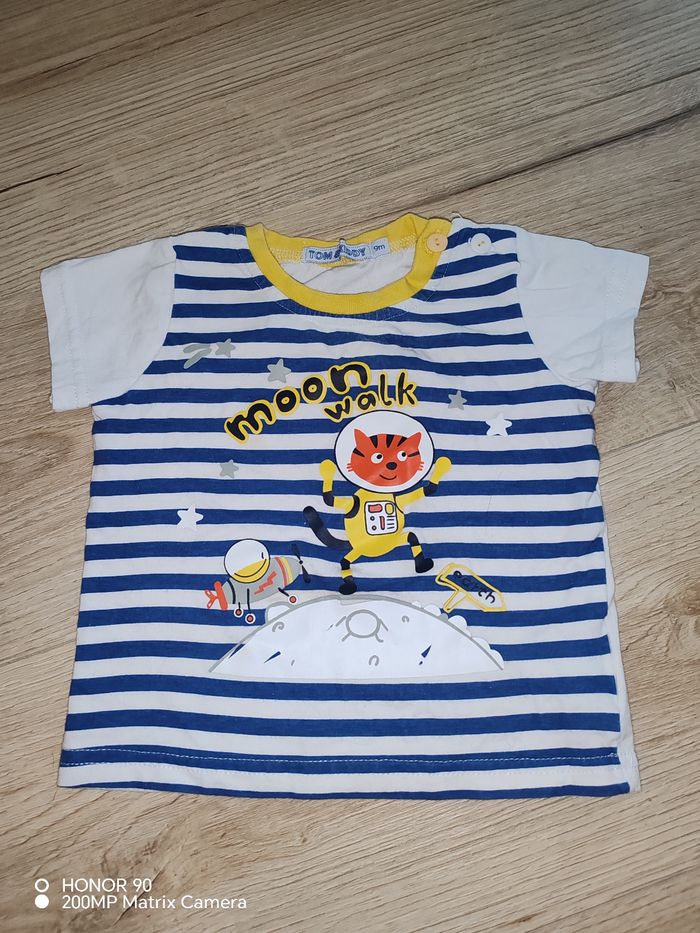 T-shirt moonwalk