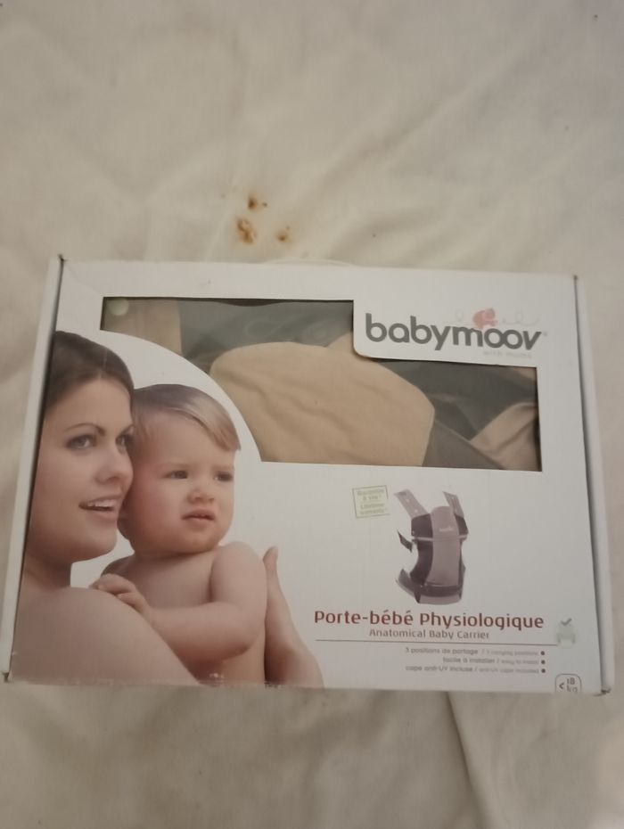 Porte bébé physiologique