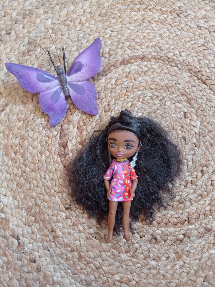 Poupée barbie extra mini