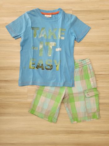 T-shirt et shorts garçon, taille 6 ans.