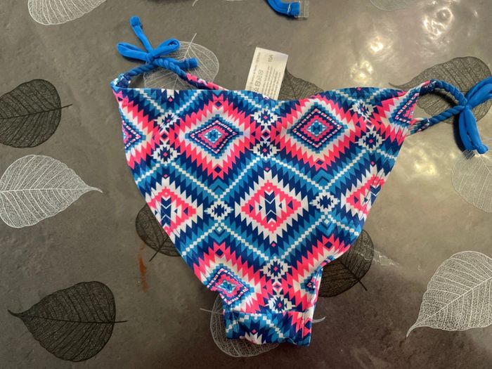 emble maillot de bain 2pc bleu rose et blanc La Halle 10 ans - photo numéro 3