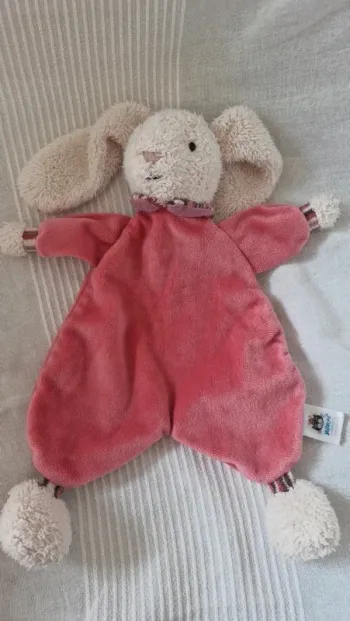 Doudou plat lapin rose jellycat