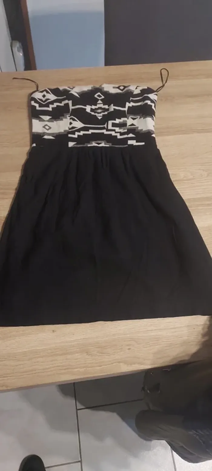 Petite robe T.36/38 - Élément