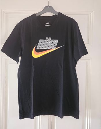 T-shirt nike