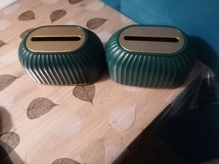 Lot 2 Boîtes à mouchoirs en plastique - photo numéro 3