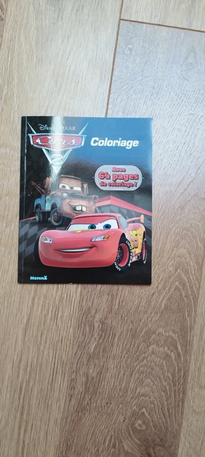Livre de coloriage Cars 2 Disney - photo numéro 2