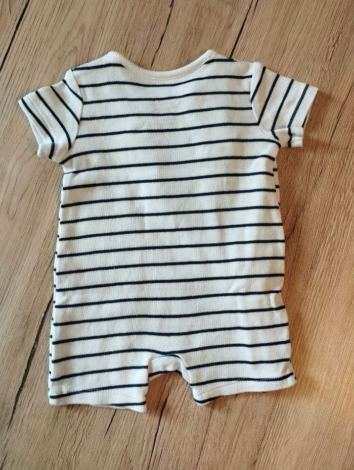 Combi short 1 mois - photo numéro 3