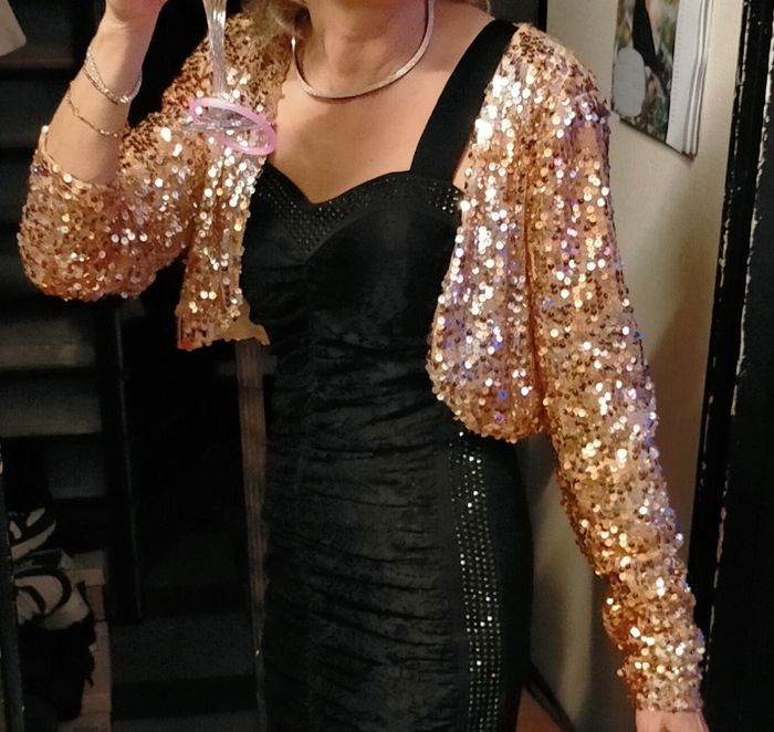 Robe noire pour occasion - photo numéro 2