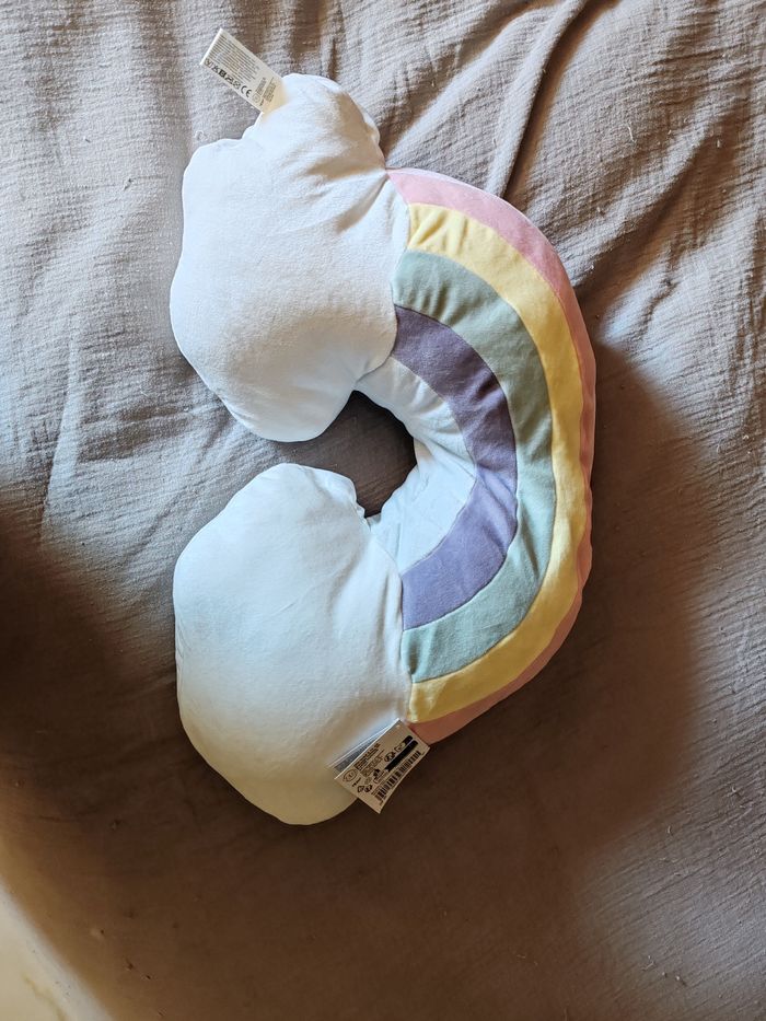 Coussin arc en ciel