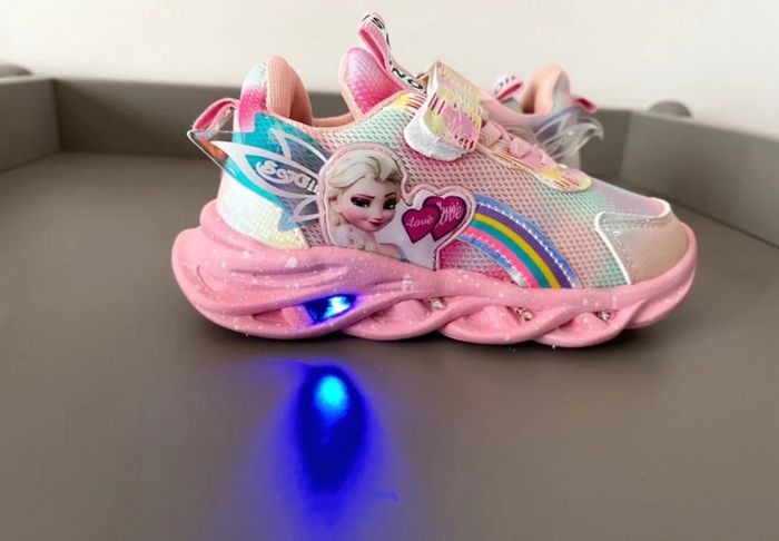 Baskets Frozen avec lumière  27 - photo numéro 4