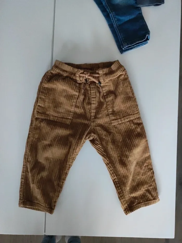 Lot pantalon 18 mois Zara - photo numéro 2