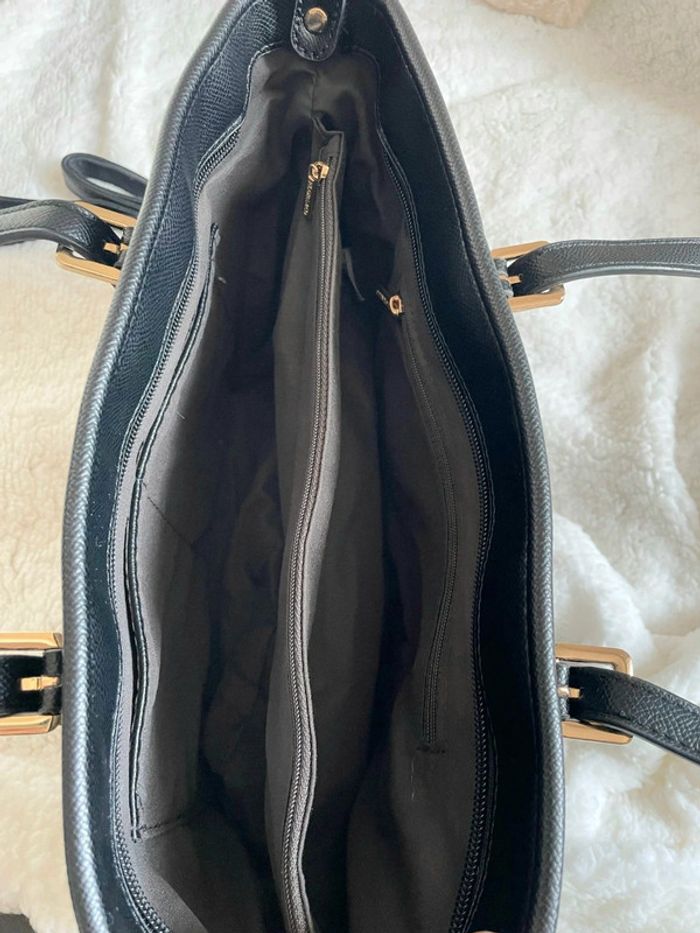 Sac à main noire en cuir synthétique - photo numéro 4