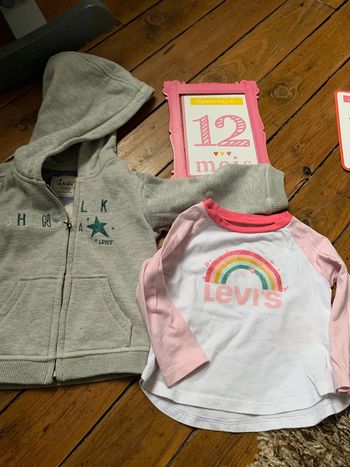 Ensemble hoodie et t-shirt levis
