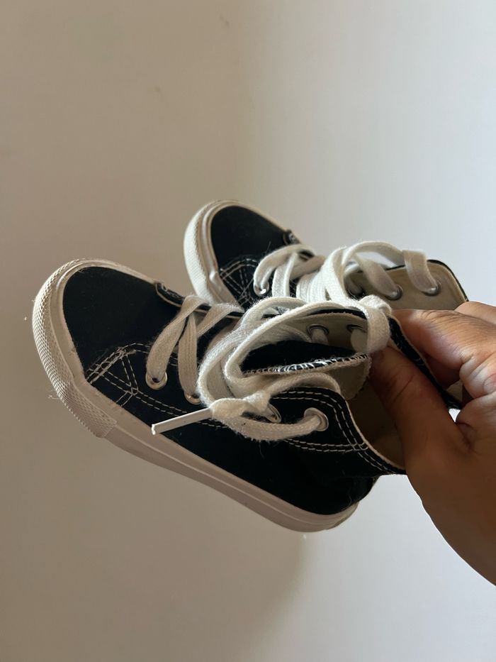 Chaussures enfant taille 25