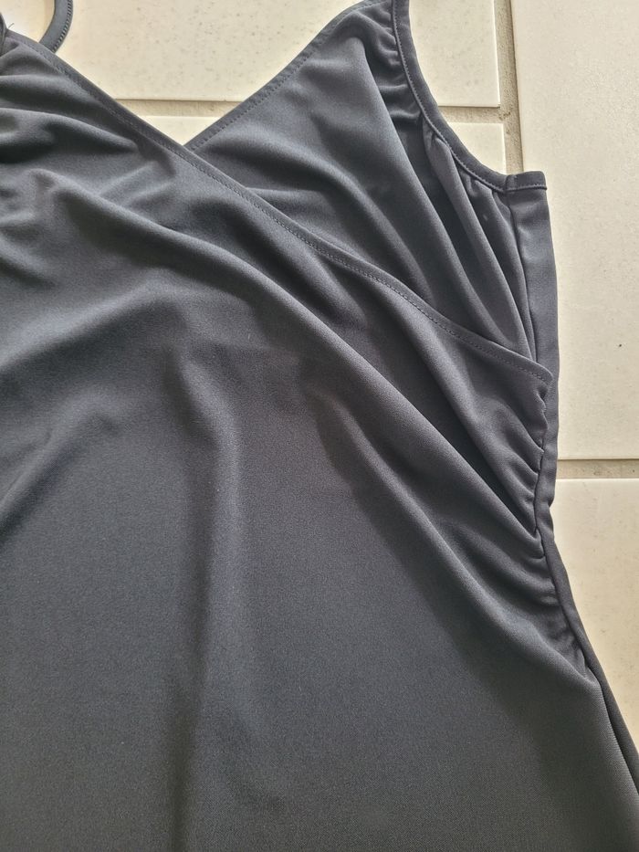 Robe noire - photo numéro 2