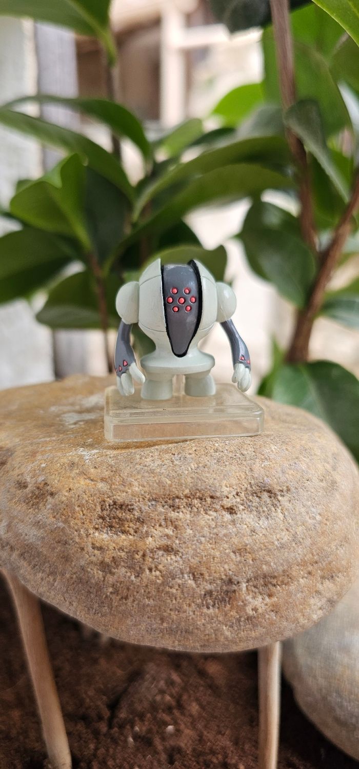 Petite Figurine Pokemon Nintendo avec socle Registeel - photo numéro 2