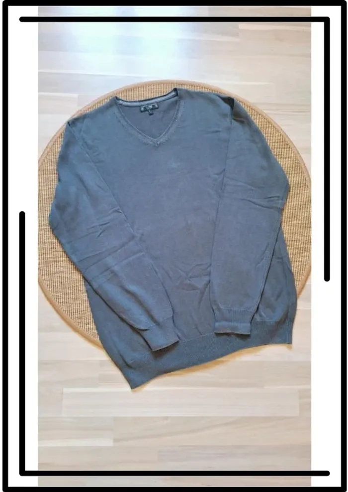 Joli pull homme OWK taille L - photo numéro 2