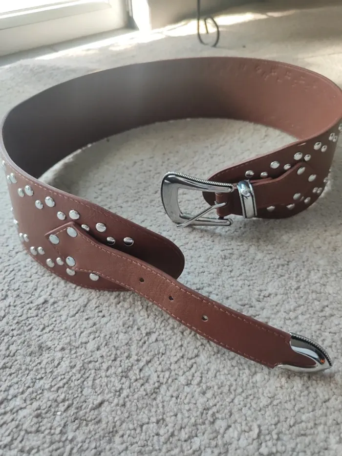 Superbe ceinture marron cloutée - photo numéro 2