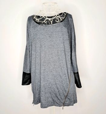 T-shirt gris manches simili cuir