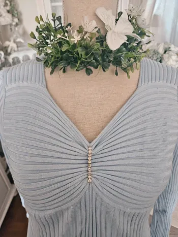Pull fin bleu ciel avec strass Papareil Taille 38/40 Neuf