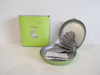 Boitier de rangement à CD et DVD  (J14)