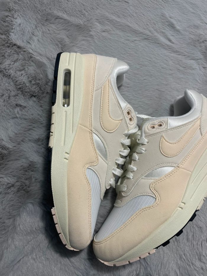 Basket Nike Air Max 1 crème - Taille 41 - photo numéro 2