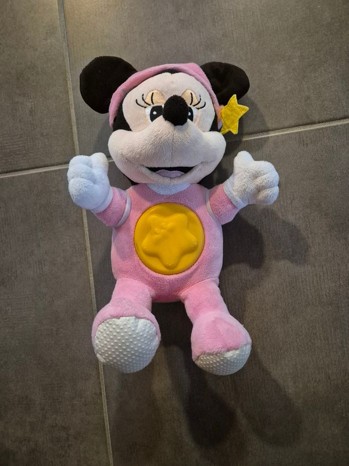 Peluche minnie s eclaire et chante